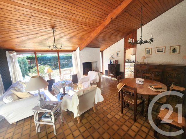 maison à vendre - 8 pièces - 170.2 m2 - VENDAYS MONTALIVET - 33 - AQUITAINE - Century 21 Les Pins De L'Océan