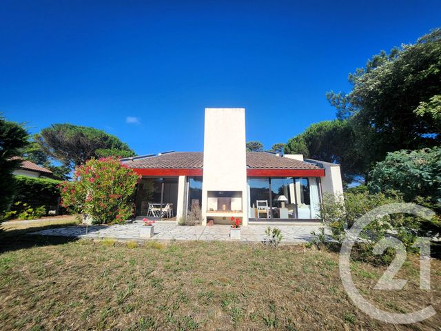 maison à vendre - 8 pièces - 170.2 m2 - VENDAYS MONTALIVET - 33 - AQUITAINE - Century 21 Les Pins De L'Océan